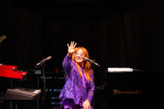 tori-amos-24-04-26-carre-capturedbyesmeralda-013