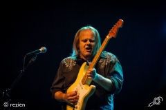 Walter-Trout-RB-Night-Oosterpoort-29-04-2017-rezien-1-of-9