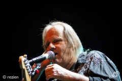 Walter-Trout-RB-Night-Oosterpoort-29-04-2017-rezien-6-of-9