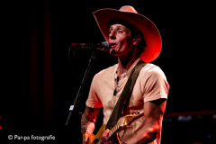 20251117-202204-Par-pa-fotografie-SamBettens-CatchingMusic-9716-1CM