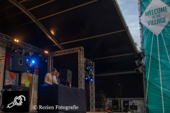 2manydjs_rezien-3