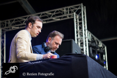 2manydjs_rezien-6