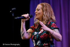 Anneke-v-Giersbergen-Podium-Victorie-11-11-2021-Fotono-Photography-001