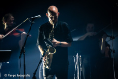 09-20231027-Par-pa-fotografie-ThomasAzier-Noordpoolorkest-Phil-CatchingMusic-1245-1kl