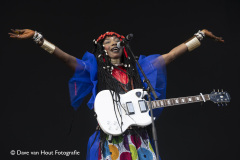 Fatoumata-Diawara-Best-Kept-Secret-08-06-2024-Foto-Dave-van-Hout-8512