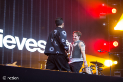 Nothing-But-Thieves-Zondag-DTRH25-rezien-012