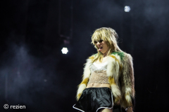 Suki-Waterhouse-Lowlands-zaterdag-2025-rezien-009
