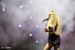 Suki-Waterhouse-Lowlands-zaterdag-2025-rezien-010
