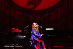 tori-amos-24-04-26-carre-capturedbyesmeralda-022