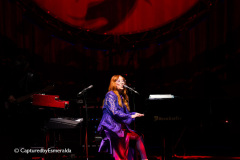 tori-amos-24-04-26-carre-capturedbyesmeralda-023