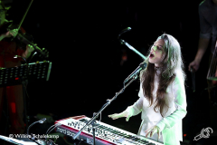 Julia-Holter-23